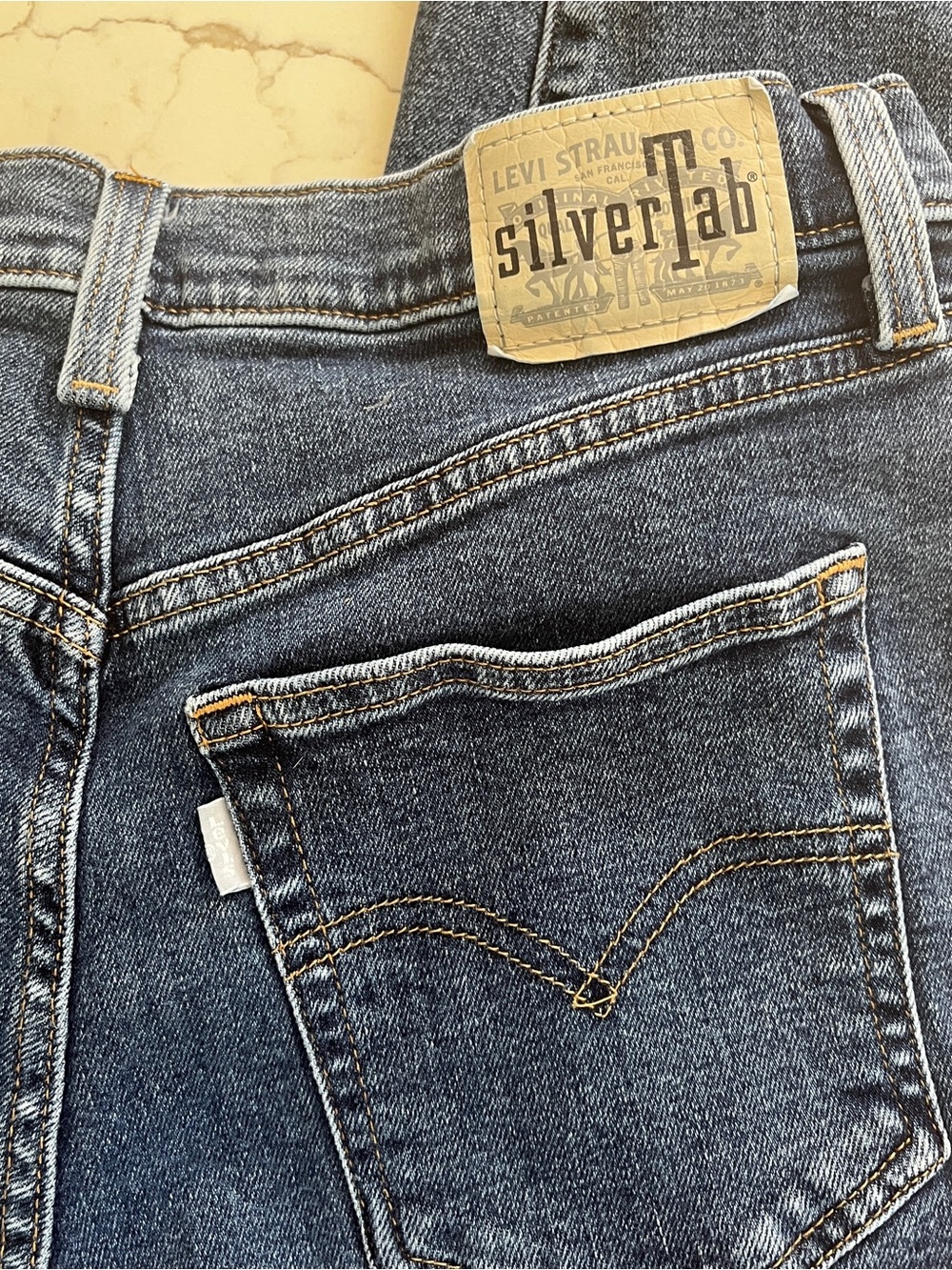 Levi's Silver Tab Mom Jeans Womens Size 31 High Rise jean dark wash skinny boot